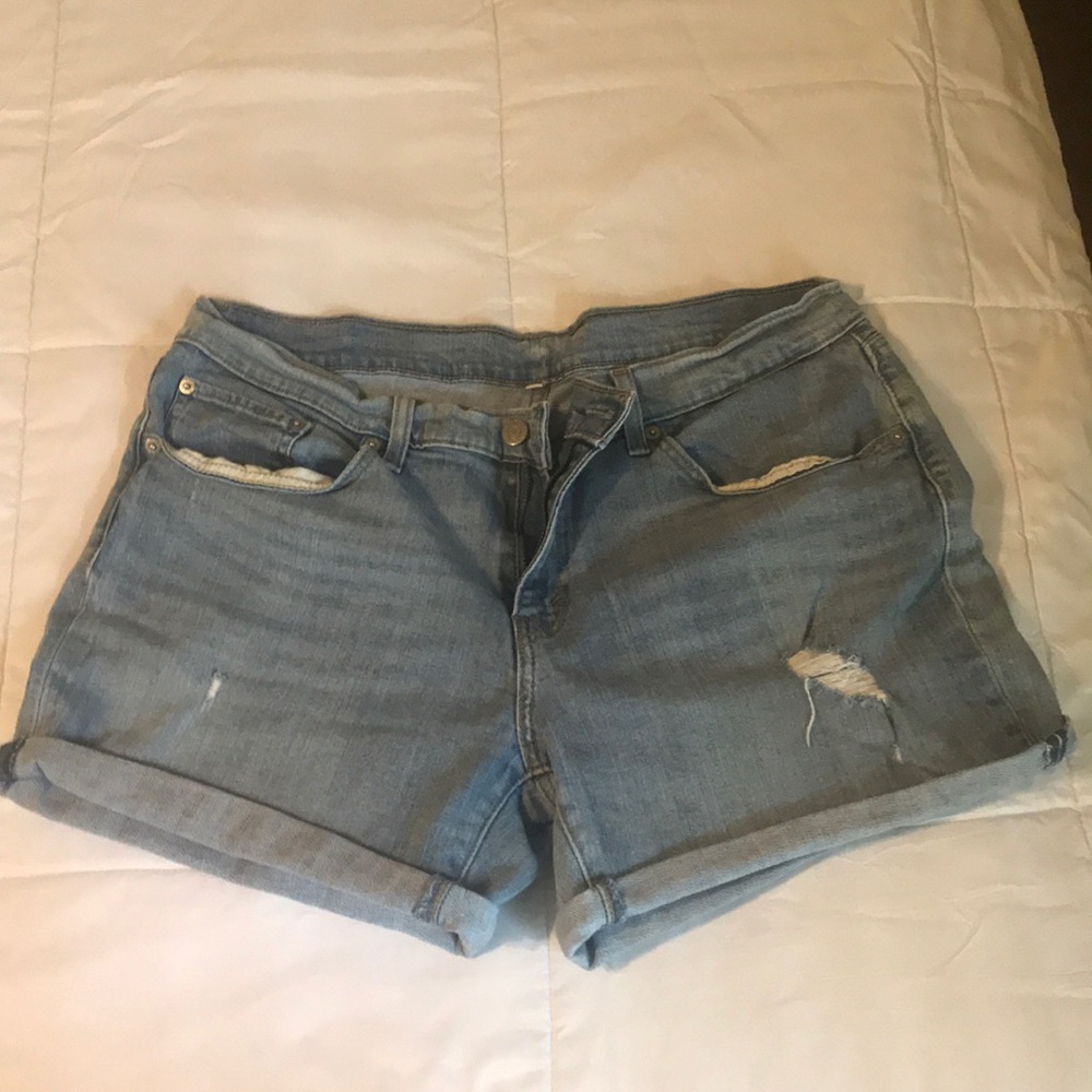 Levi Denim distresses shorts